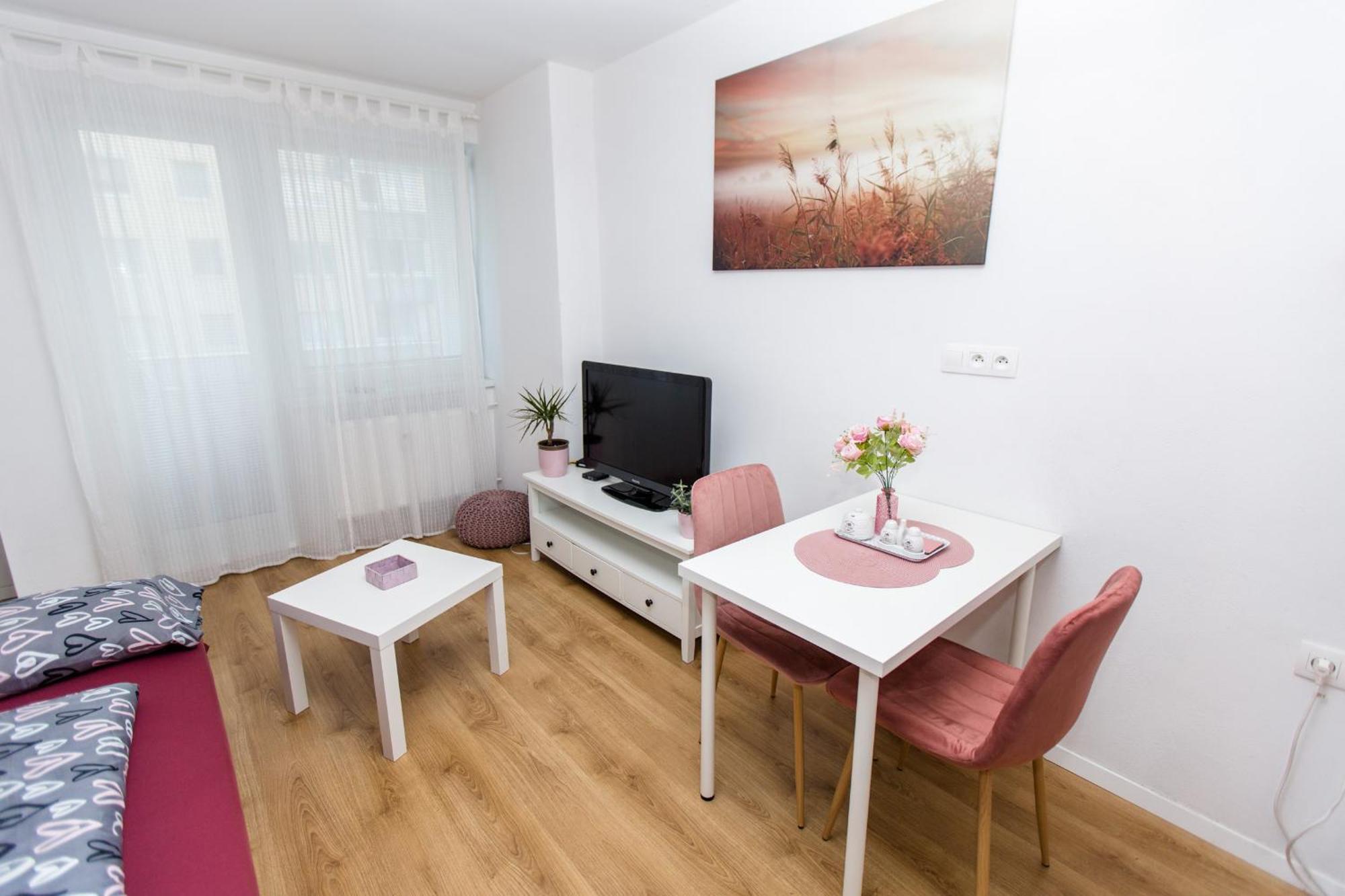 Apartment Near The Ondrej Nepela Winter Stadium Bratislava Ngoại thất bức ảnh